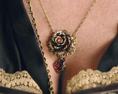 Варвара показала уникальные украшения