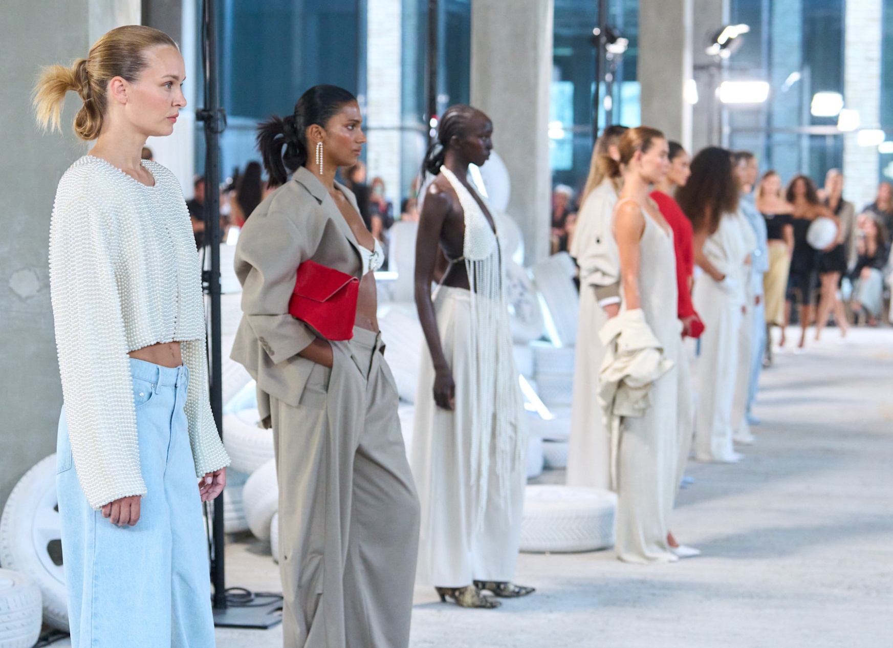 Чем запомнился первый день Недели моды в Москве?