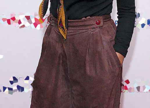 Елена Ханга забыла надеть кардиган