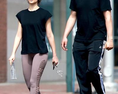 Телесные легинсы подчеркнули даже то что Эмми Россум хотела скрыть