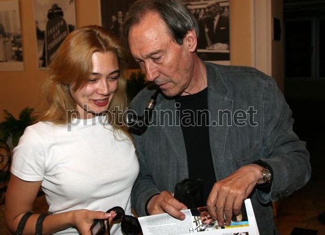 Звезды на ММКФ: Оксана Акиньшина vs. Елка